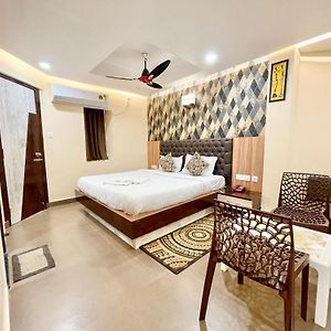Hotel Yashasvi Inn ! Puri Near-Sea-Beach-And-Temple Fully-Air-Conditioned-Hotel With-Lift-And-Parking-Facility